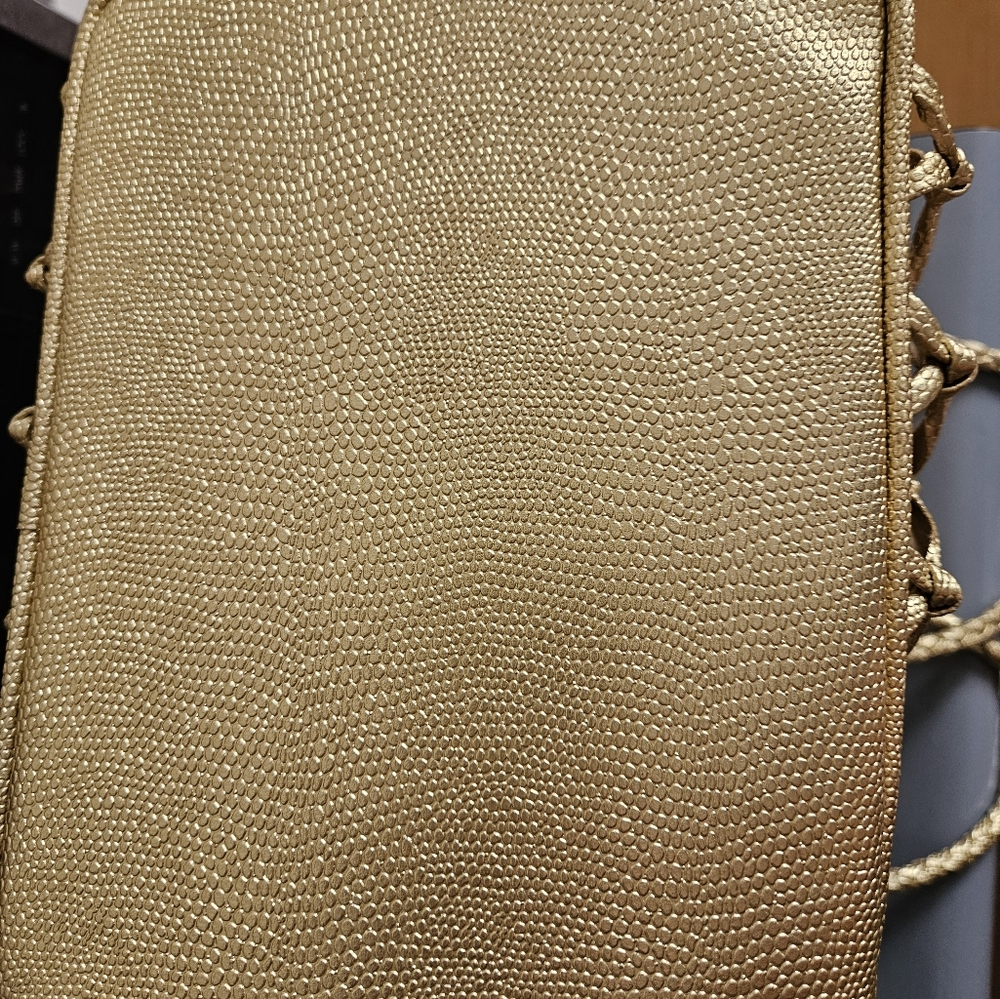 Tianni Metallic Gold Woven Bucket Bag - Picture 15 of 15